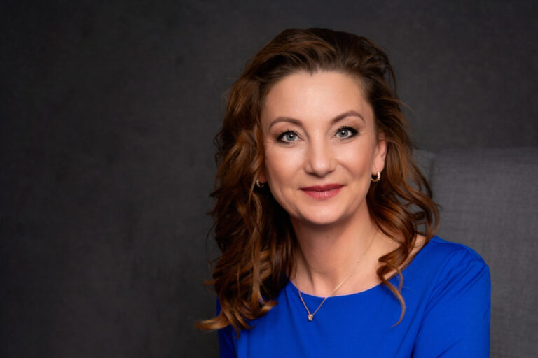 Belák Ilona ingatlan referens, az Ingatlan sziget – Ingatlan és hitel-iroda vezetője és tulajdonosa