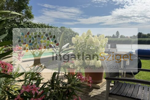 CC361EF9-A376-4D3A-933E-1E8A1DA6BA9F