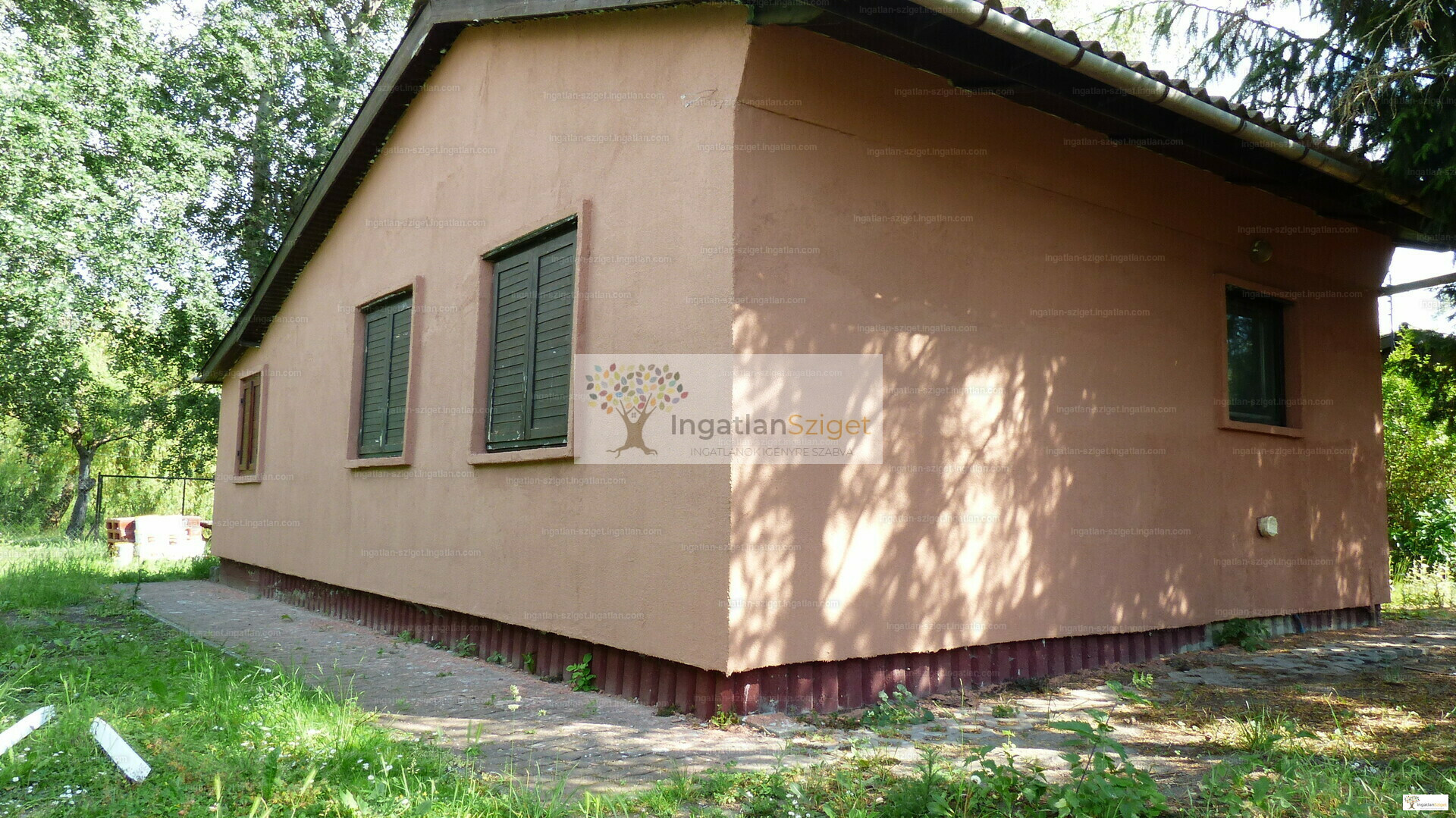 34296670_232653709_hd