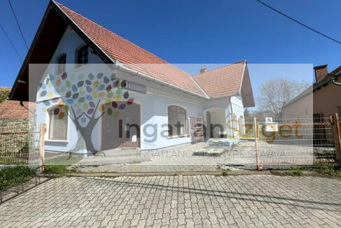 11100cdf-b8e0-40b7-b445-47e6fdbb9674