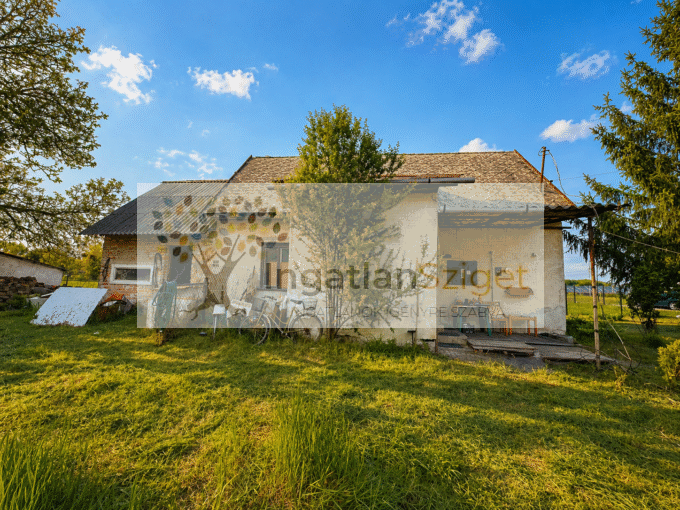 Felújítandó családi ház, nagy telekkel Ráckeve Újtelep részén!
