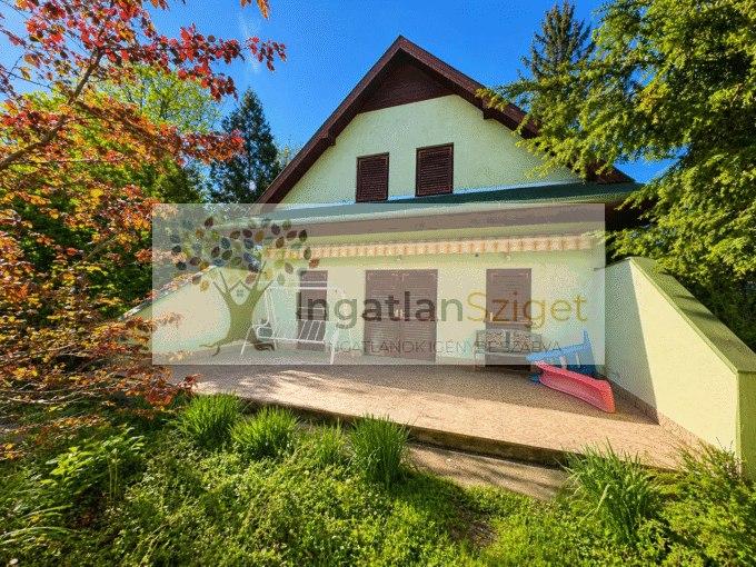 Közvetlen vízparti nyaraló eladó Ráckevén, a varázslatos Kerekzátony szigeten!