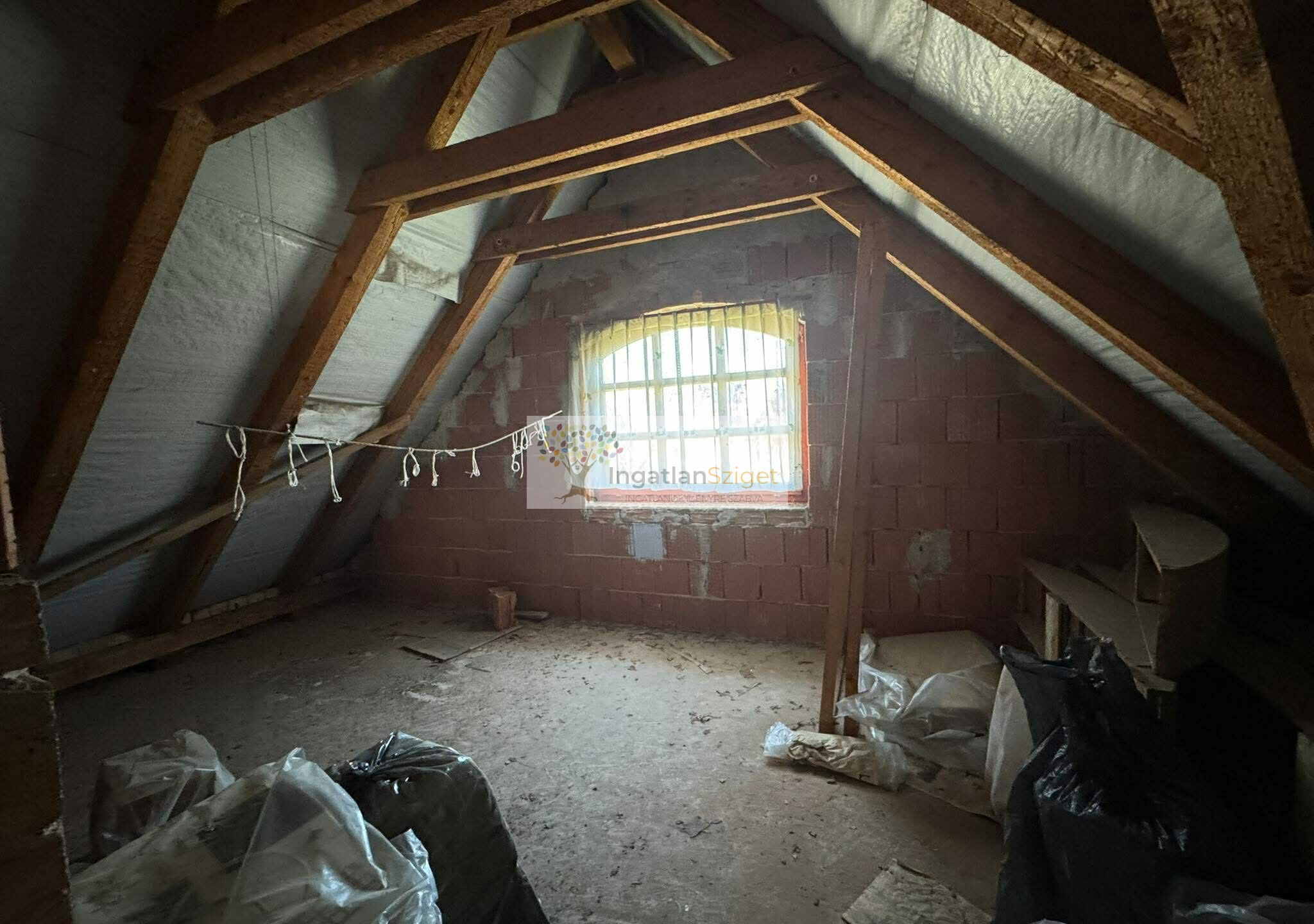 b8d70c84-f167-4feb-87d5-89c91f95c310